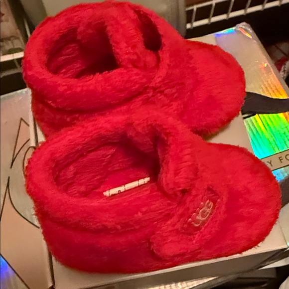 UGG Vibrant Red Infant Booties - Picture 1 of 7